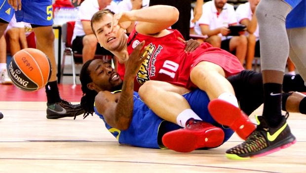 Ο Σφαιρόπουλος “έτριβε” τα μάτια του με Αγραβάνη