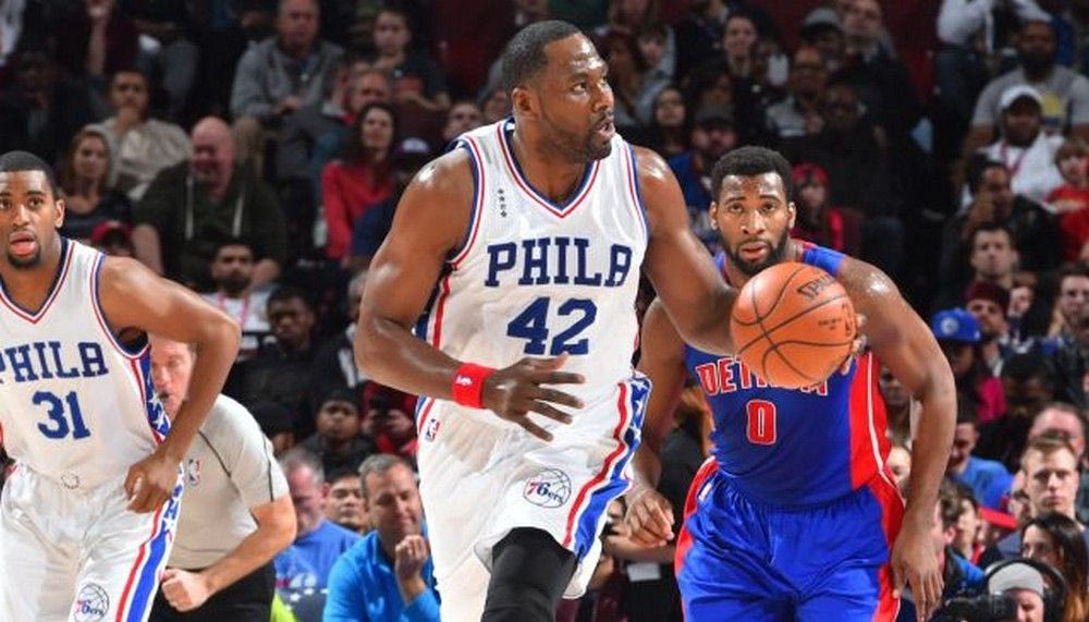 Ο “παππούς” των Σίξερς επιστρέφει