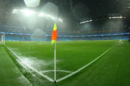 Άνοιξαν οι ουρανοί στο Μάντσεστερ, αναβλήθηκε το Σίτι-Γκλάντμπαχ