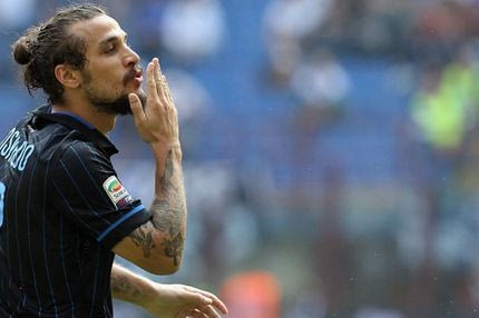 Αντί για τον Ολυμπιακό το γύρισε στο τραγούδι