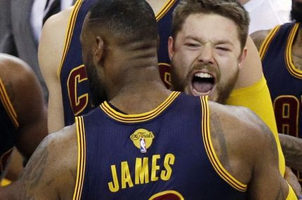 Ο Ντελαβεντόβα έχει καλύτερο συμπαίκτη από τον Λεμπρόν και τον Αντετοκούνμπο