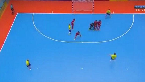 Πέντε Ιρανοί ένιωσαν κουτοί στην γκολάρα του Φαλκάο