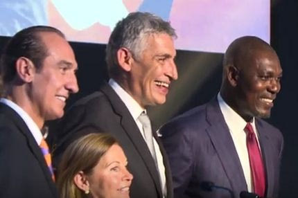 Δίδυμοι πύργοι: Δίπλα-δίπλα Φασούλας και Ολάζουον