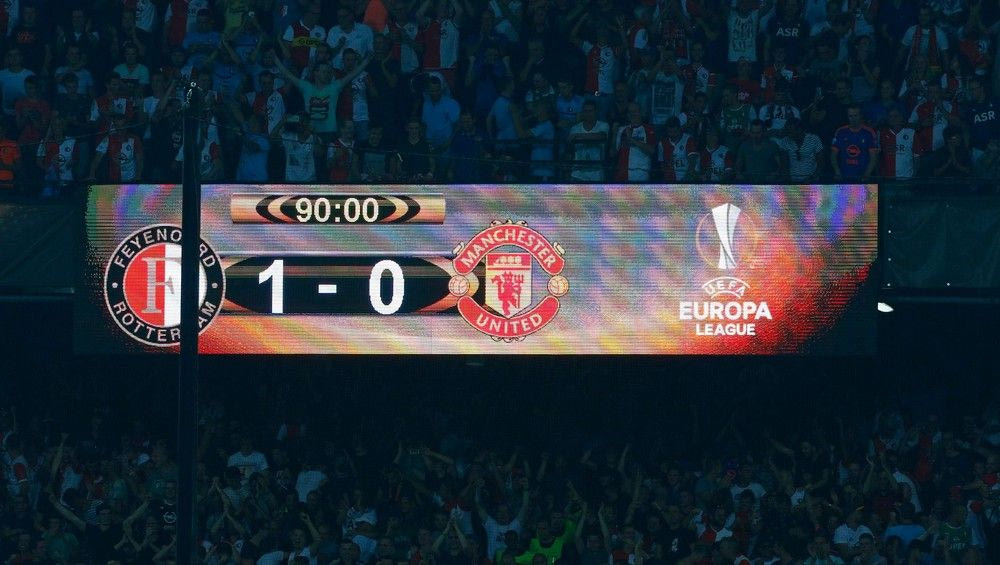 Έτσι πίκαραν τον Μουρίνιο οι οπαδοί της Φέγενορντ