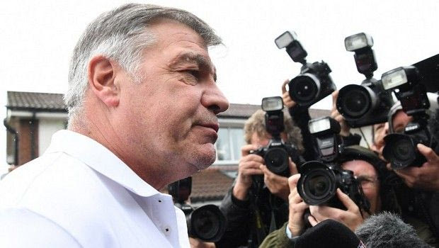 Μετά την ταπείνωση, έφυγε για διακοπές ο Αλαρντάις