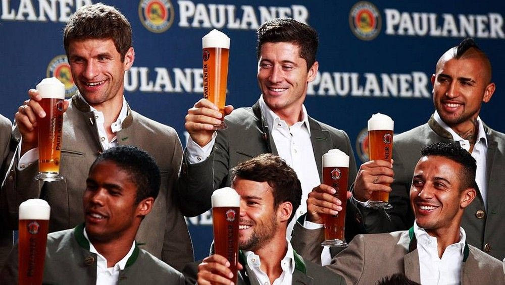 Γιορτάζει με… μπύρες ο Αντσελότι και οι παίκτες του!