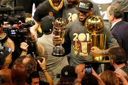 Οι παίκτες των Καβαλίερς δεν σταματούν να βλέπουν το Game 7 της περσινής σεζόν