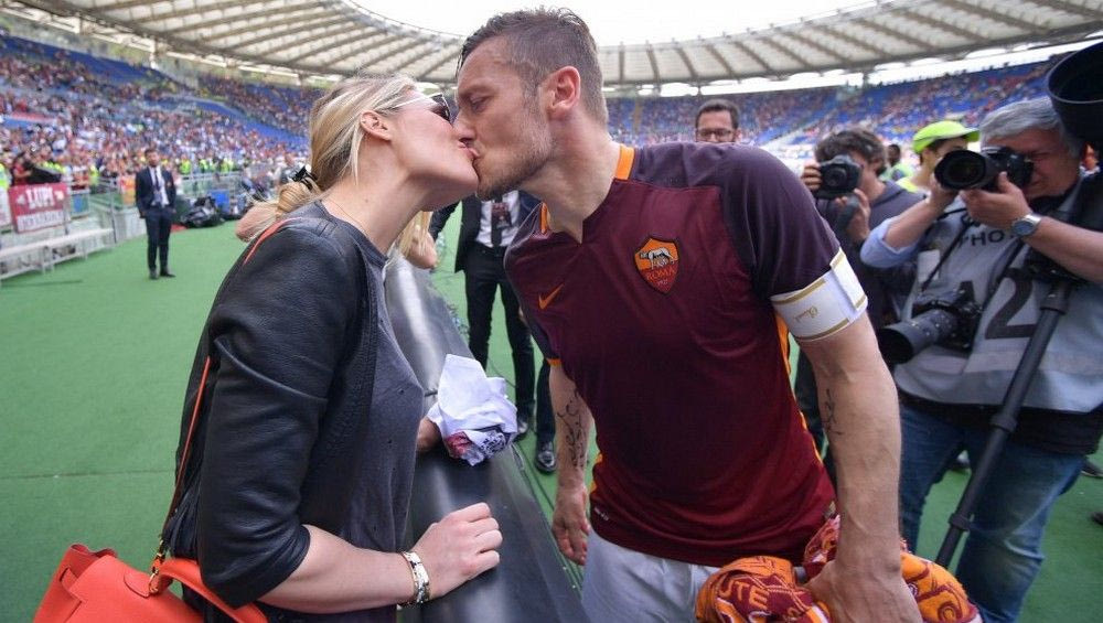 Σπαλέτι, η Ίλαρι Μπλάζι σε γυρεύει!