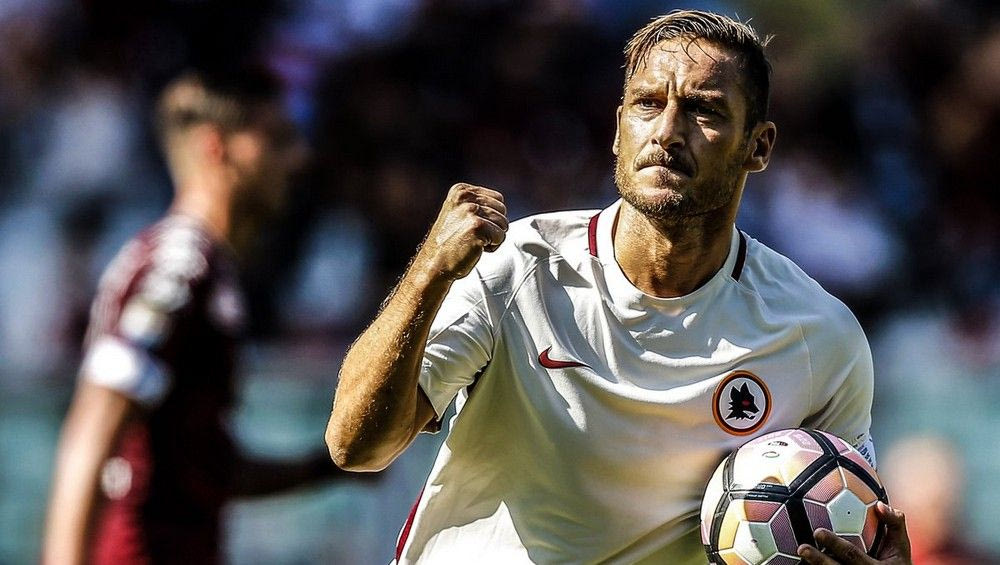 Μυθικός Τότι: αποθεώθηκε από τους οπαδούς της Τορίνο