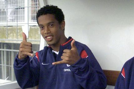 Αυτή ήταν η… περίεργη προπόνηση του Ροναλντίνιο στην Παρί