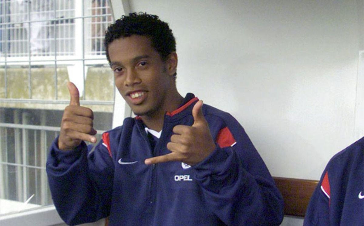 Αυτή ήταν η… περίεργη προπόνηση του Ροναλντίνιο στην Παρί