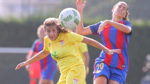 Γυναικεία πρό(σ)κληση σε Σουάρες: “Έλα να δεις μπαλίτσα”