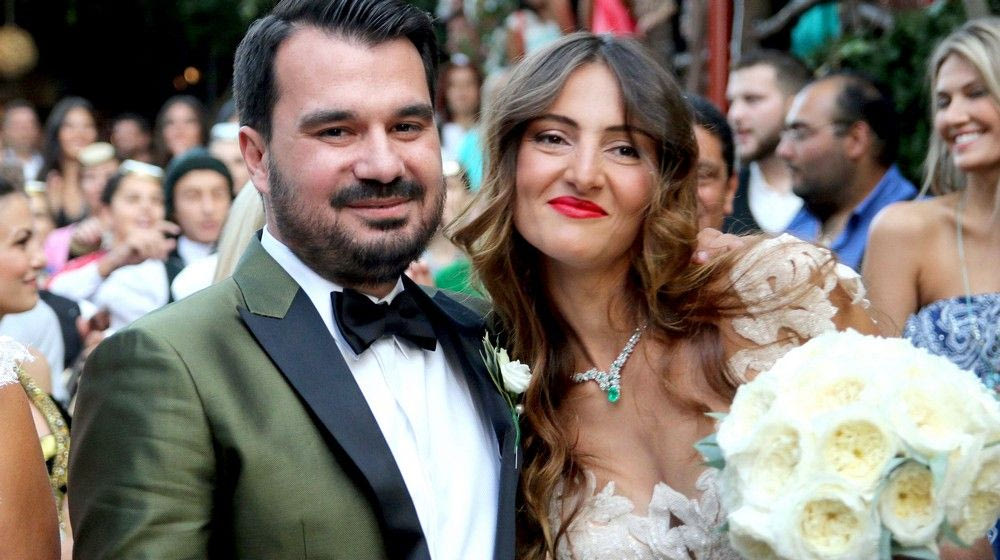 Οι εντυπωσιακές παρουσίες στον γάμο Παπαμιμίκου – ανιψιάς Σαββίδη