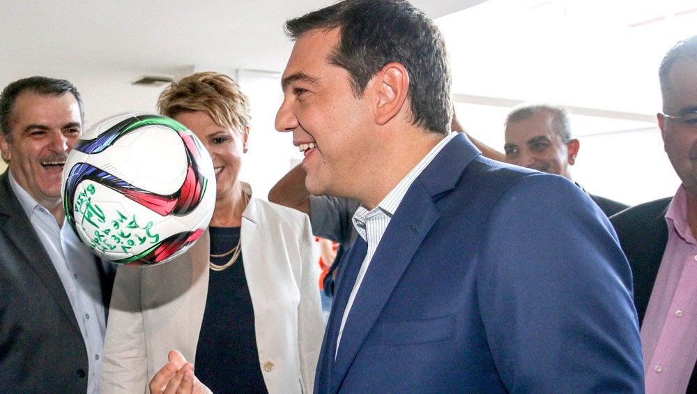 O Τσίπρας μίλησε για την “παράγκα” στο ελληνικό ποδόσφαιρο