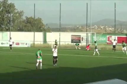 Αυτογκόλ για… γέλια