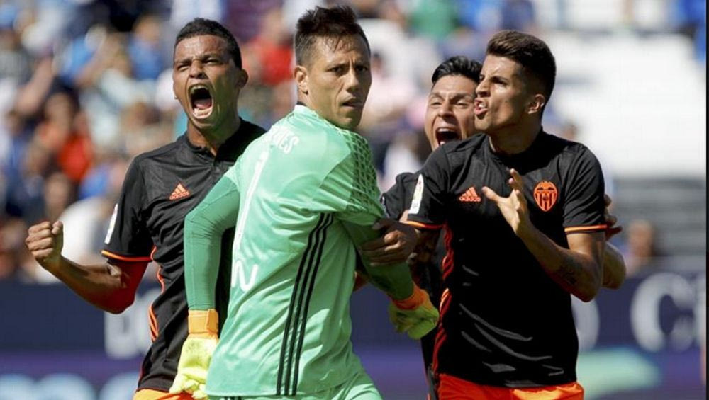 Ντιέγκο Άλβες, ο νέος βασιλιάς κάτω από τα δοκάρια