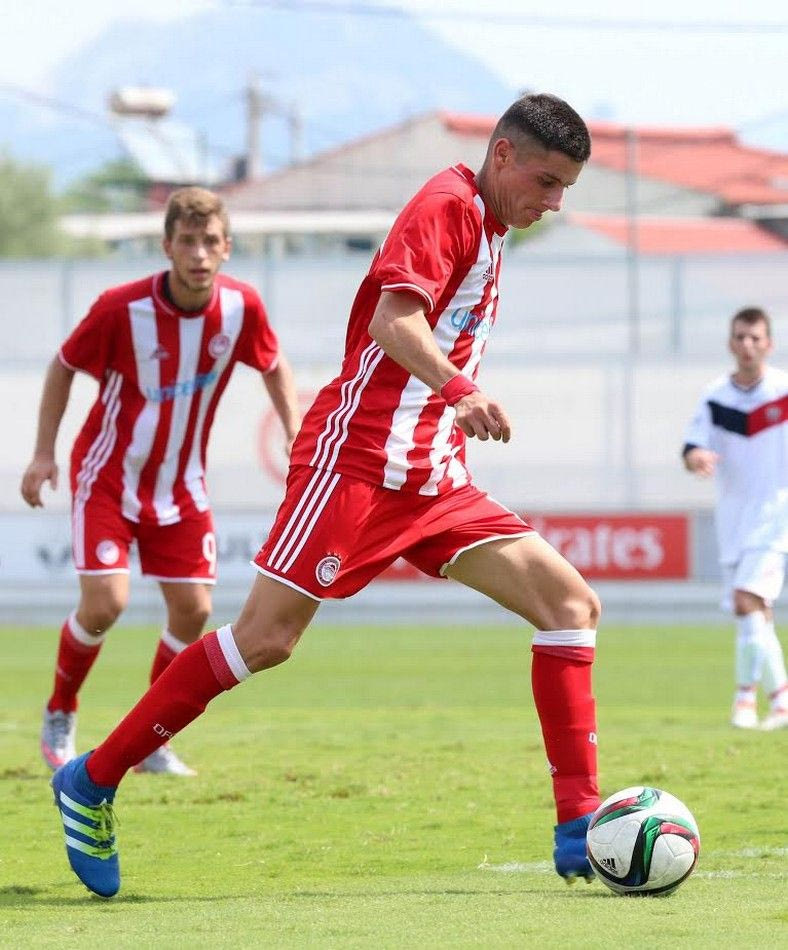 Πρόλαβε τους μάνατζερ και “έδεσε” τον Βρουσάι ο Ολυμπιακός