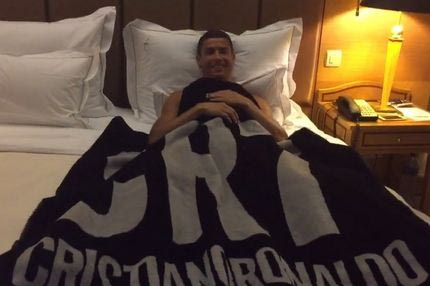 Επικό: Ο Κριστιάνο πουλάει… κουβέρτες!