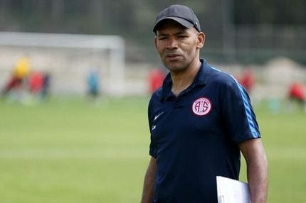 Ποια επίθεση ο Μοράις; Μόνο άμυνα!