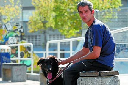 Η ΤΕΡΑΣΤΙΑ μαγκιά της Σοσιεδάδ με έναν άστεγο οπαδό