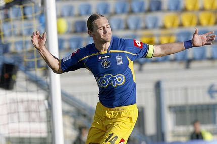 ΜΥΘΙΚΟ τραγούδι για τον Μπαστία