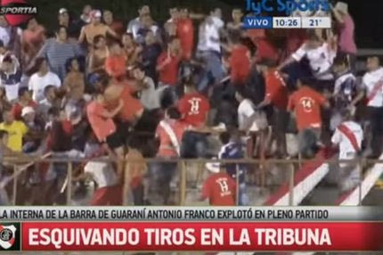 Έγινε κι αυτό! Οπαδοί της ίδιας ομάδας πλακώθηκαν μεταξύ τους