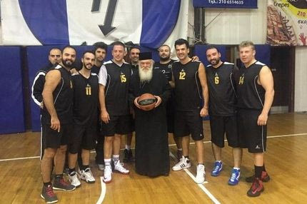 Ο Ιερώνυμος… πάει το μπάσκετ