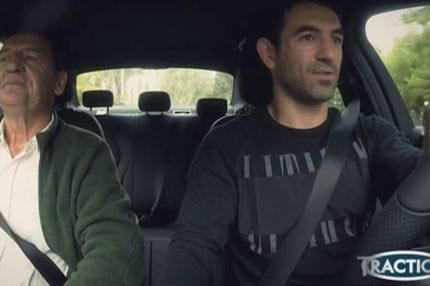 VIDEO: Στο τιμόνι μίας πολυτελoύς Mercedes ο Καραγκούνης