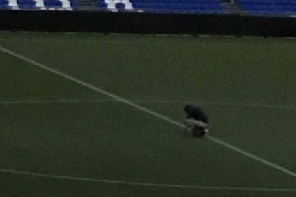 Ο οπαδός που’κανε την ανάγκη του στο γήπεδο του αντιπάλου!