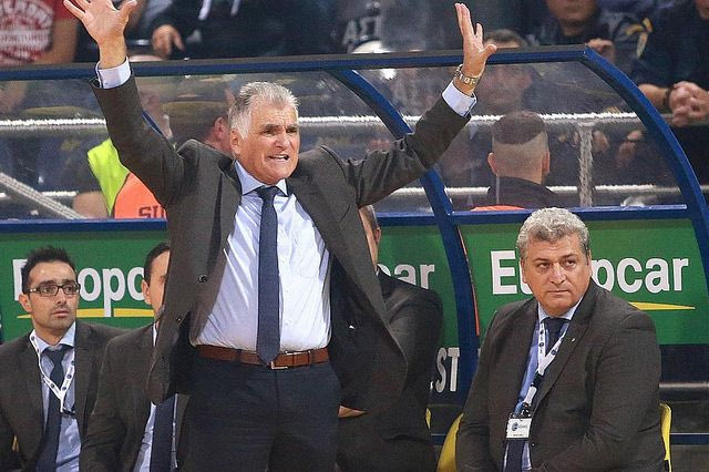 Ο Σούλης δεν χρωστάει, του χρωστάνε