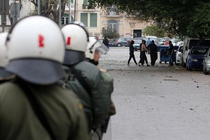 Ντου κουκουλοφόρων σε σύνδεσμο του Ηρακλή στο κέντρο της Θεσσαλονίκης!