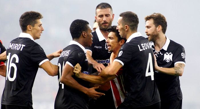 Οι μεν μπάλα, οι δε διαιτησία