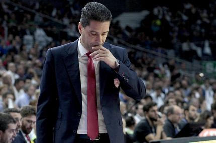 Για το φάουλ του Μάντζαρη διαμαρτυρήθηκε ο Σφαιρόπουλος