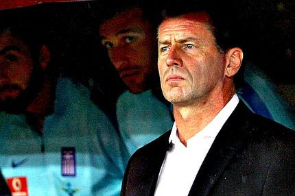 Ο Σκίμπε κάνει ξανά την Εθνική κλειστό κλαμπ