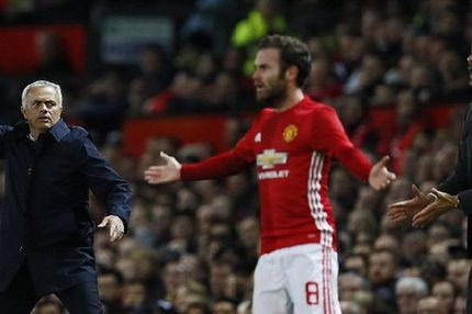 Τα αγγλικά ΜΜΕ αποθέωσαν τον “σωτήρα” του Μουρίνιο