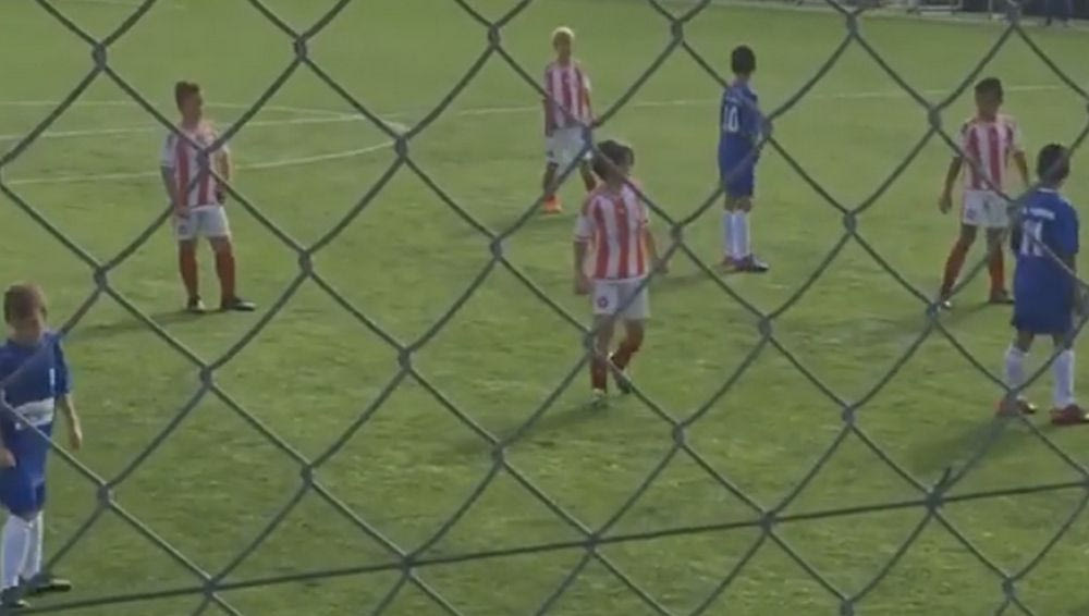 Ο Τσόρι τζούνιορ σε αγώνα με τα ερυθρόλευκα!