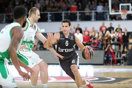 Ενας Ζήσης να τον πιεις στο ποτήρι!