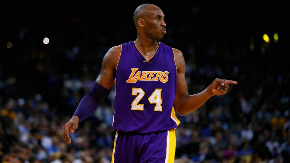 Σαν ζεστές τυρόπιτες πουλιούνται οι φανέλες του Κόμπε