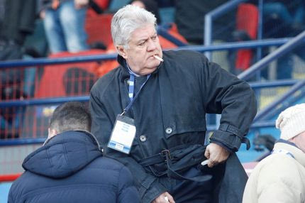 Στα σκουπίδια εδώ και τώρα!