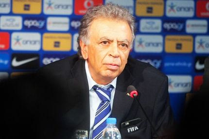 Ανακοινώνει ΚΕΔ αλλά όχι και σέντρα