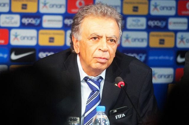 Ανακοινώνει ΚΕΔ αλλά όχι και σέντρα