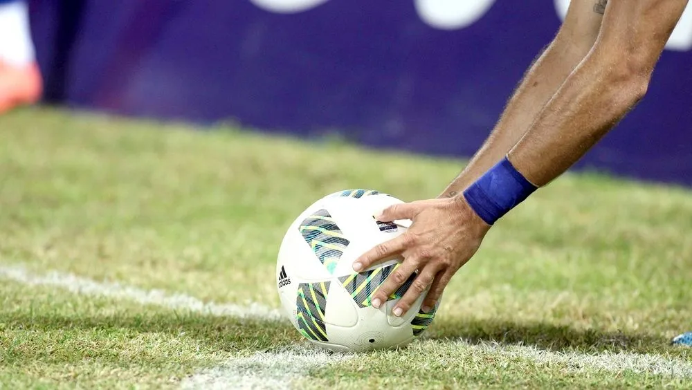 Ποδαρικό στα πρόστιμα για τη νέα χρονιά στην Super League