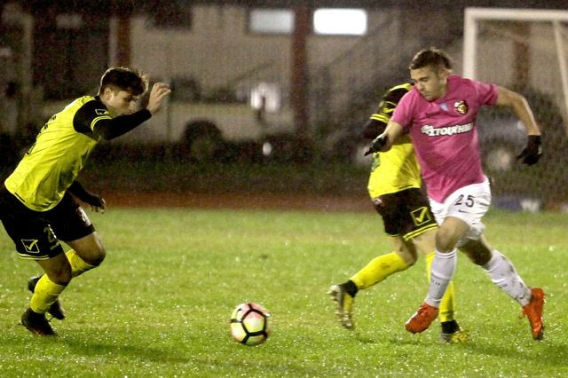 Τα έβαλαν με την ροζ φανέλα της ΑΕΚ!