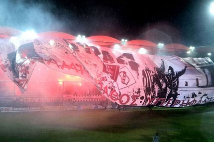 Το εντυπωσιακό πανό των οπαδών του ΟΦΗ