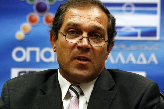 Με μία βαλίτσα στο χέρι ο Μπίκας