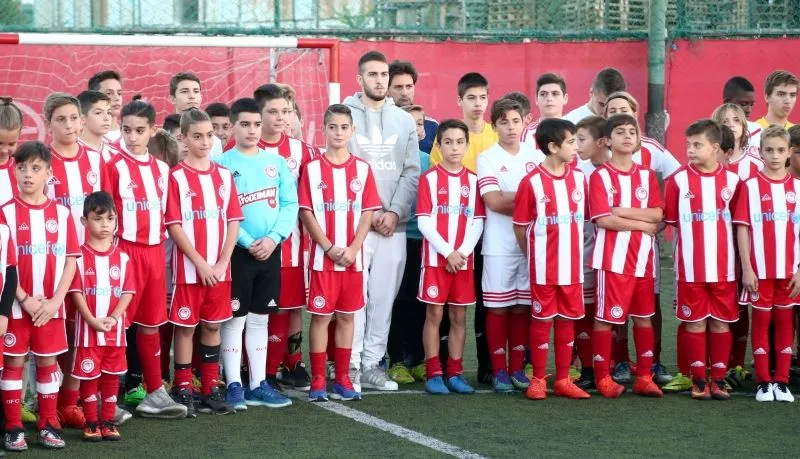 Είδαν από κοντά το είδωλό τους οι μικροί άσοι του Ολυμπιακού