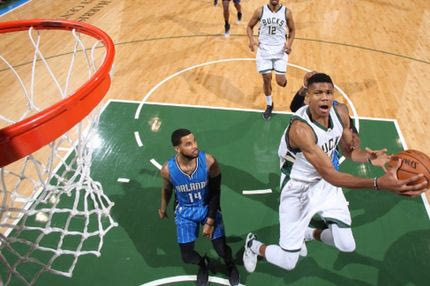 Ο Giannis “έριξε” το YouTube! Είναι “ο νέος Λεμπρόν” και άλλα αποθεωτικά σχόλια