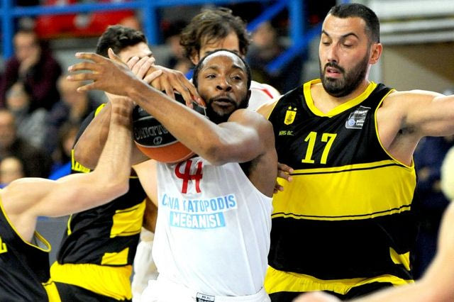 Ο Άρης πέρασε “αέρα” από τη Λευκάδα με όπλο τα τρίποντα