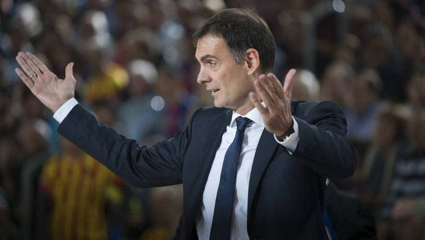 Κούνησαν λευκά μαντήλια στον Μπαρτζώκα!