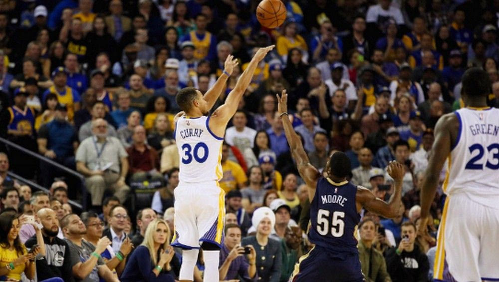 Αστρονομικός Κάρι, “εκτέλεσε” με επίδοση-ρεκόρ τους Πέλικανς